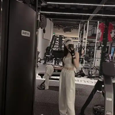 张宏